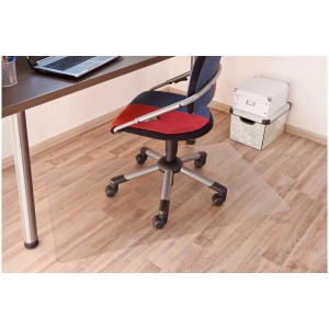 Tapis de protection de sol transparent Andiamo 60x80 cm sous chaise de bureau sur parquet.