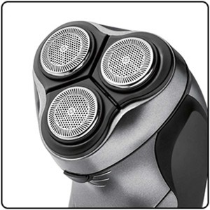 Rasoir pour homme Profi Care HR 3053 anthracite avec système à 3 lames, gros plan.