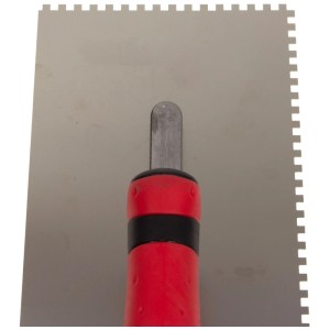 Cazzuola dentata Stubai, dentatura 4 mm, con impugnatura ergonomica 2K per lavori di piastrellatura.