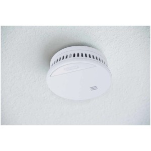 Détecteur de fumée sans fil Abus RWM165 blanc monté au plafond.