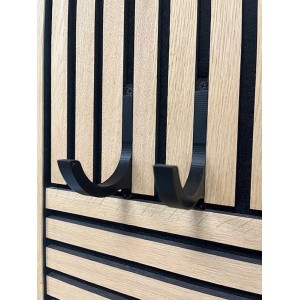 Portabottiglie 3D Denpanels nero montato su pannello acustico.