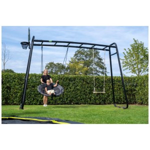 Exit Toys GetSet Monkeybar con altalena, sbarra ginnastica, canestro da basket e porta da calcio in giardino.