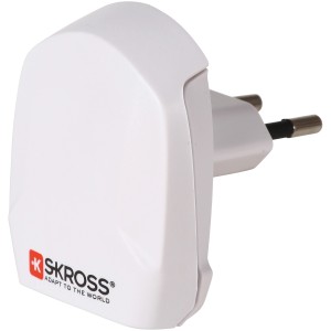 Skross Euro Adapter mit 2 USB-Anschlüssen zum Laden von USB-Geräten.