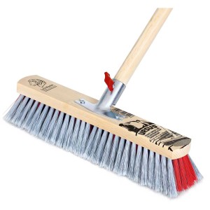 Scopa per esterni Peggy Perfect Ursus con manico in legno, larghezza 40 cm, per sabbia e pulizia strade.