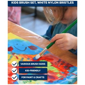 I Am Creative Pinselset für Kinder mit Nylonborsten beim Malen.