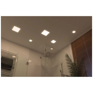 Panneaux LED encastrables Paulmann Veluna, carrés, dans une salle de bain avec douche.