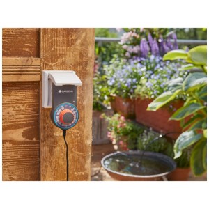 Système d'arrosage Gardena City Gardening pour balconnières avec minuterie et accessoires.