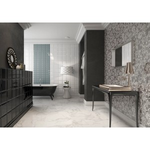 Salle de bain avec carreaux muraux gris brillants Facette Metro style rétro, 10x20 cm.