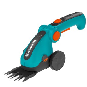 Gardena ComfortCut Li cisailles à gazon sans fil avec manche télescopique et roues.