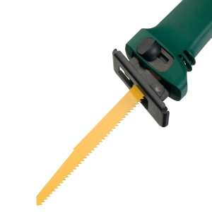 Lame de scie sabre LUX pour bois, 228 mm, lot de 2, lame jaune dans la scie.