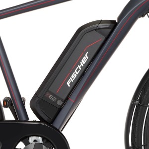 Gros plan : batterie du VTC électrique Fischer Viator 1.0 pour homme.