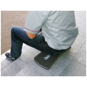 Kraftwerk Knie- und Sitzunterlage aus PE-Schaum, ideal für Gartenarbeiten und Werkstatt. Bequeme Unterlage mit Messband.