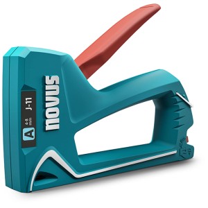 Agrafeuse manuelle turquoise Novus J-11 pour agrafes à fil fin, idéale pour le bricolage.