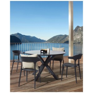 Set 4 sedie da giardino Beliani Gubbio in polipropilene nero. Arredo per patio o balcone.