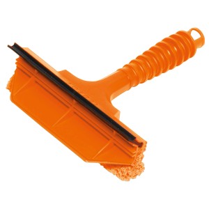 Lavavetri OBI arancione con spugna e tergivetro per una cura dell'auto senza aloni.