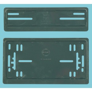 Set cornici portatarga nere in plastica per targhe svizzere, 30x8/30x16 cm.