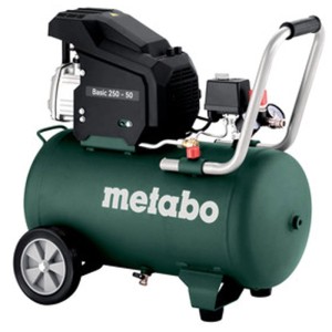 Compressore Metabo Basic 250-50 verde scuro, con motore nero, maniglia argento e ruote per uso mobile.