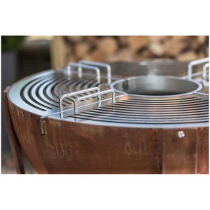 Globe de feu et de grill Iris Ø 80 cm en acier de chaudière avec grille en acier inoxydable.