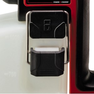 Gros plan : Fermeture du réservoir du pulvérisateur à batterie Einhell GE-WS 18/10 Li-Solo.
