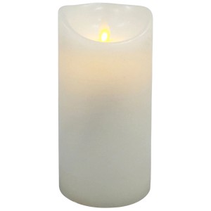 Weiße LED-Wachskerze (Ø 9 cm, 18 cm hoch) mit beweglicher Flamme für gemütliches Licht.