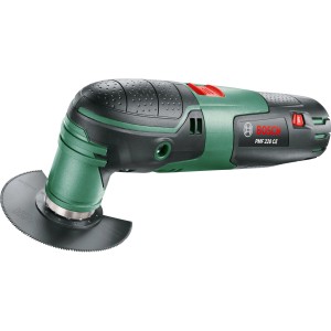 Outil multifonction Bosch PMF 220 CE avec lame de scie segmentée pour travaux de rénovation.