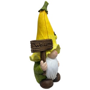 Wetterfeste Wichtelfigur Welcome aus Magnesia, 47 cm, mit gelbem Hut und Welcome-Schild als Gartendekoration.