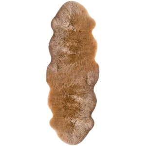 Luxuriöses, doppeltes Schaffell in Cognac (ca. 60x160cm) für ein gemütliches Ambiente.