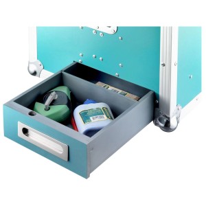 Dettaglio: cassetto aperto della cassetta degli attrezzi da carpentiere Technocraft con utensili.