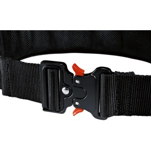 Cintura porta attrezzi Bosch Professional 93 nera con fibbia in metallo e sgancio rosso.
