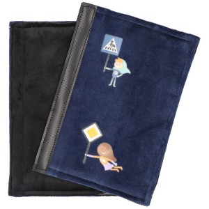 Cartrend Gurtpolster Kids Heroes, blau, 2er-Set mit Verkehrszeichen-Motiven.