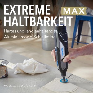 Kit de disques abrasifs Dremel Max SC411DM en utilisation : Ponçage du bois avec un outil miniature pour des résultats précis.