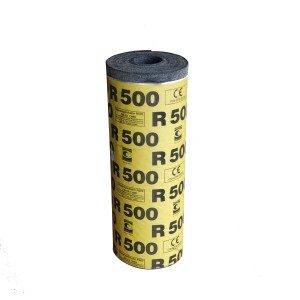 Rouleau de feutre bitumé R 500 sablé, largeur 50 cm, pour étanchéité de bâtiment.