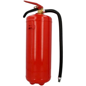 Extincteur à poudre Protex rouge, 6 kg, avec tuyau noir et levier rouge.