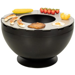 Nouvel Firebowl, brasero rond en acier noir (Ø 60cm) avec des aliments grillés.