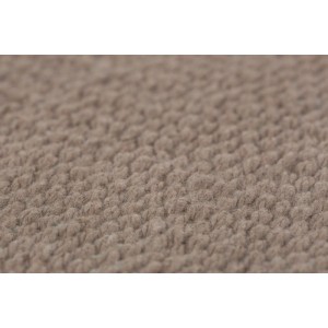 Gros plan : tapis Andiamo Missouri, 60 x 120 cm, couleur boue, poils courts.