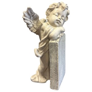 Figurine d'ange grise appuyée sur une pierre tombale, hauteur 16 cm, en polyrésine pour décoration funéraire.
