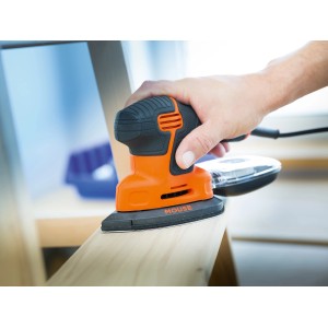 Ponceuse LUX avec patin abrasif K80 ponçant du bois.
