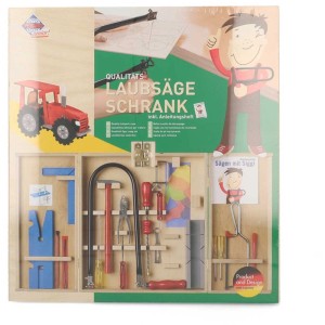 Set de scie à chantourner 18 pièces avec armoire en bois, comprenant des outils comme marteau, pince et tournevis.