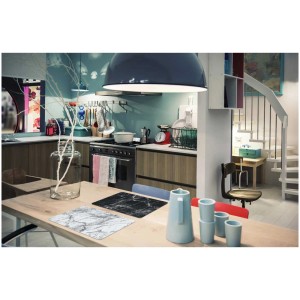 Sets de table D-c-fix Rio Marmi noir et blanc sur table de cuisine.