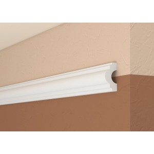 Profilé plat blanc Decosa Michelle (1 m) comme moulure décorative fixée au mur.