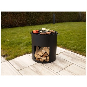 Brasero Nouvel en acier noir avec grille et rangement pour bois, idéal pour jardin et terrasse.