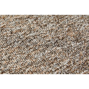 Gros plan du tapis en laine polaire marron Andiamo Alvar, vendu au mètre.