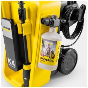 Dettaglio dell'idropulitrice Kärcher K 4 Comfort Premium gialla con detergente universale.