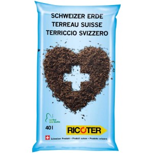 Sacco di terra svizzera Ricoter, 40 l, con cuore e croce svizzera fatti di terra.