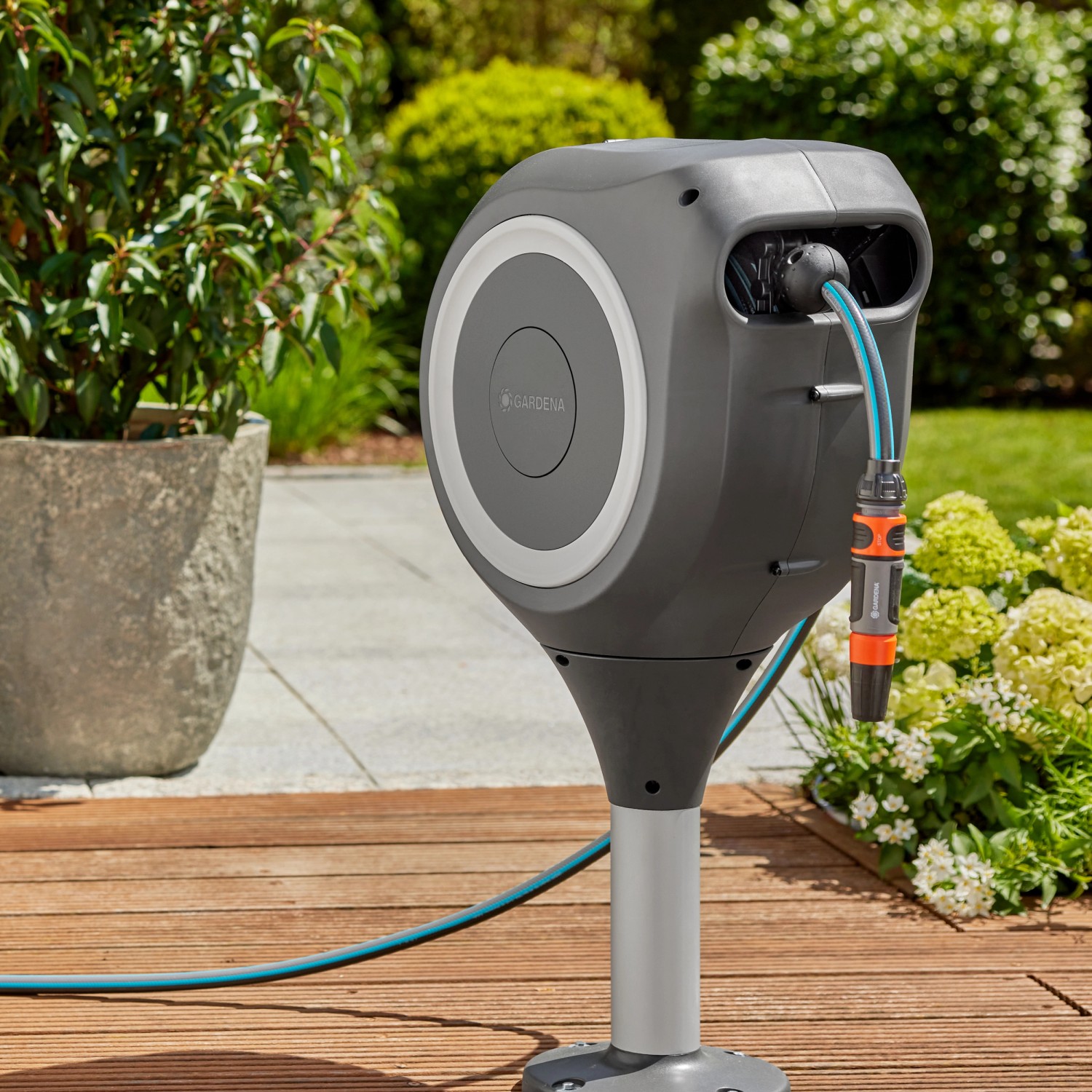 Gardena TerrassenSchlauchbox RollUp M Weiss 20 m kaufen bei OBI