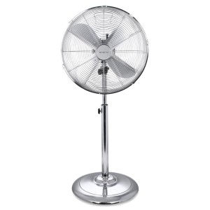 Ventilateur sur pied argenté, 50 W, avec support réglable et fonction pivotante pour une circulation d'air optimale.