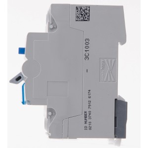 Interruttore magnetotermico differenziale, 4 poli, 25A, protezione da corrente residua per maggiore sicurezza.