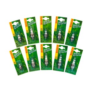 Candele Bosch, vari modelli per manutenzione e riparazione auto in set.