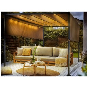 Beliani Pergola Parga aus schwarzem Stahl mit braunem, verschiebbarem Dach und LED-Beleuchtung auf einer Terrasse.