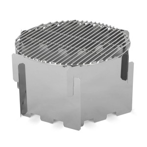Petromax Atago Reflektorschild HR6 aus Edelstahl mit Grillrost zur Hitzereflexion beim Grillen.